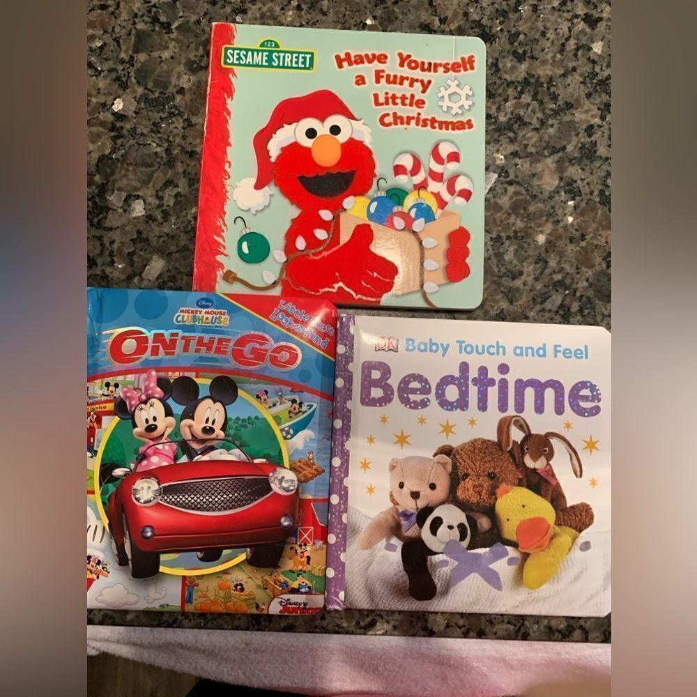 Lot of 3 children’s books.  Good condition.  No pen marks, rips, etc. Sanitized.